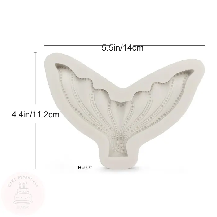XL mermaid tail silicone mold crafted from food-grade silicone, designed for chocolate, candy, and cake decoration, featuring detailed and flexible non-stick design.